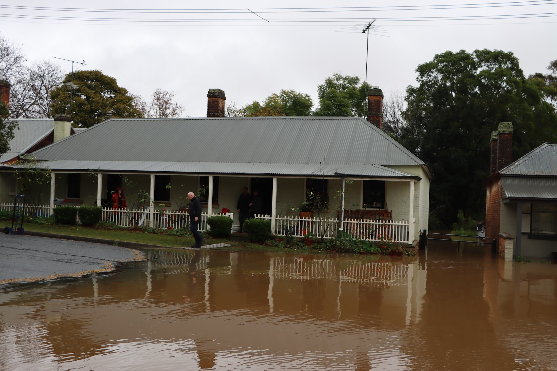 9 Water Damage Restoration Mistakes You Must Never Commit