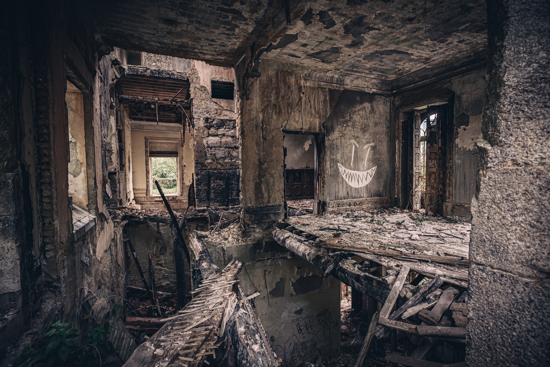 Understanding the 4 Steps of a Fire Damage Restoration Process